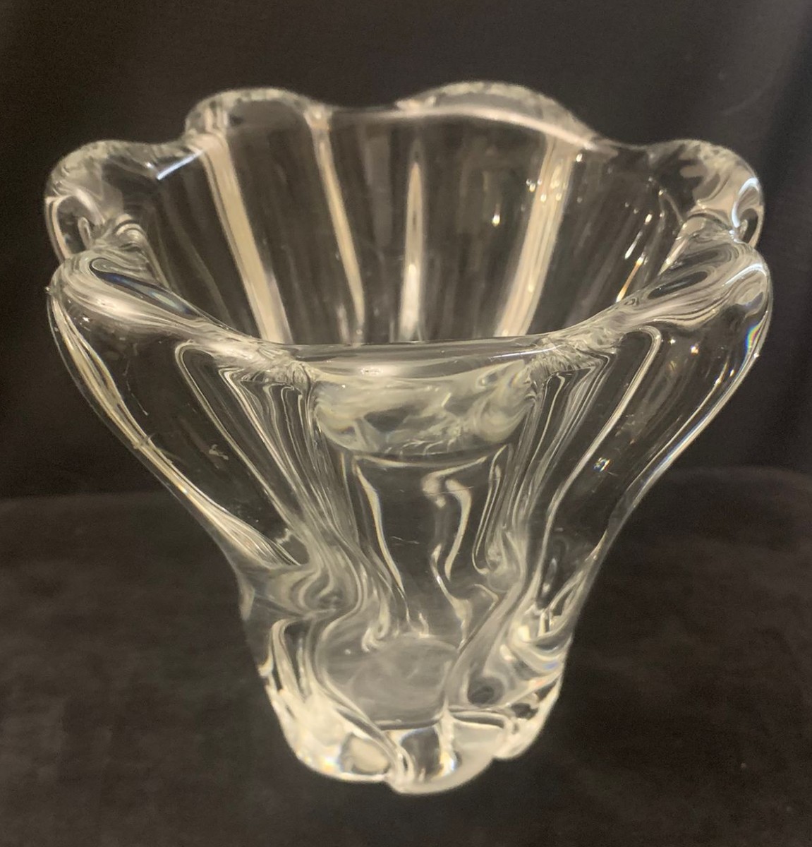Vase tulipe en cristal signé Daum France