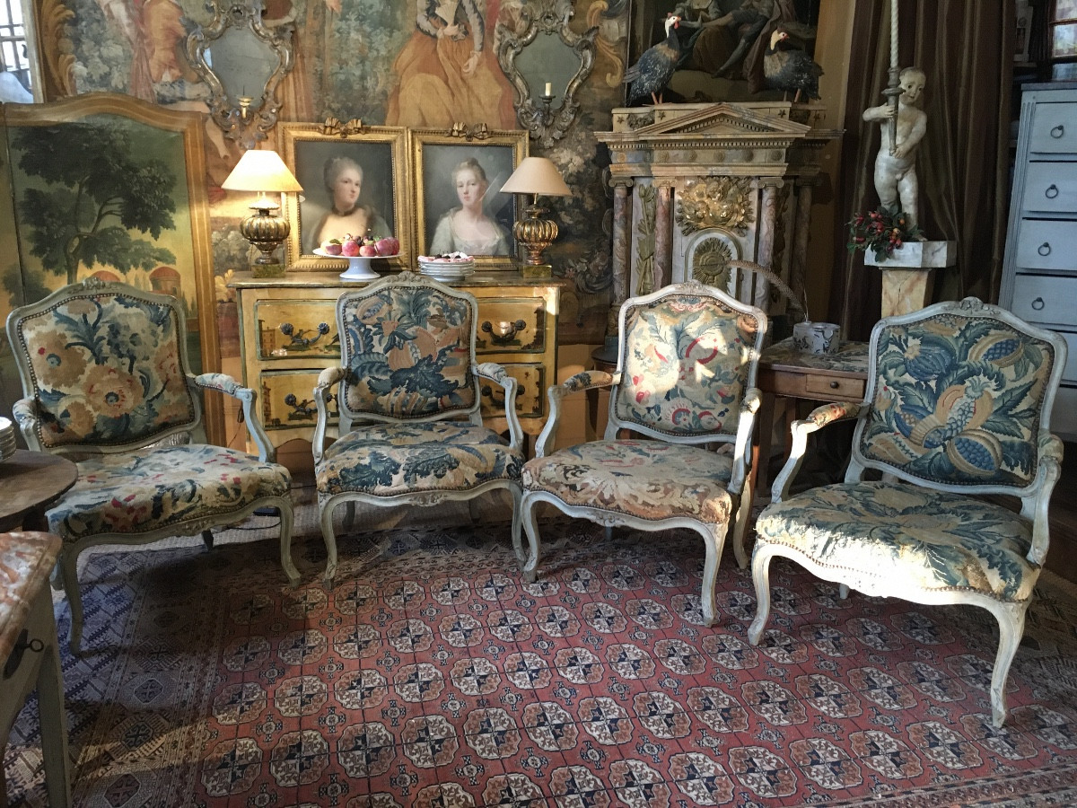 Set Of 4 18th Century Provençal Painted Seats Covered With Tapestries 