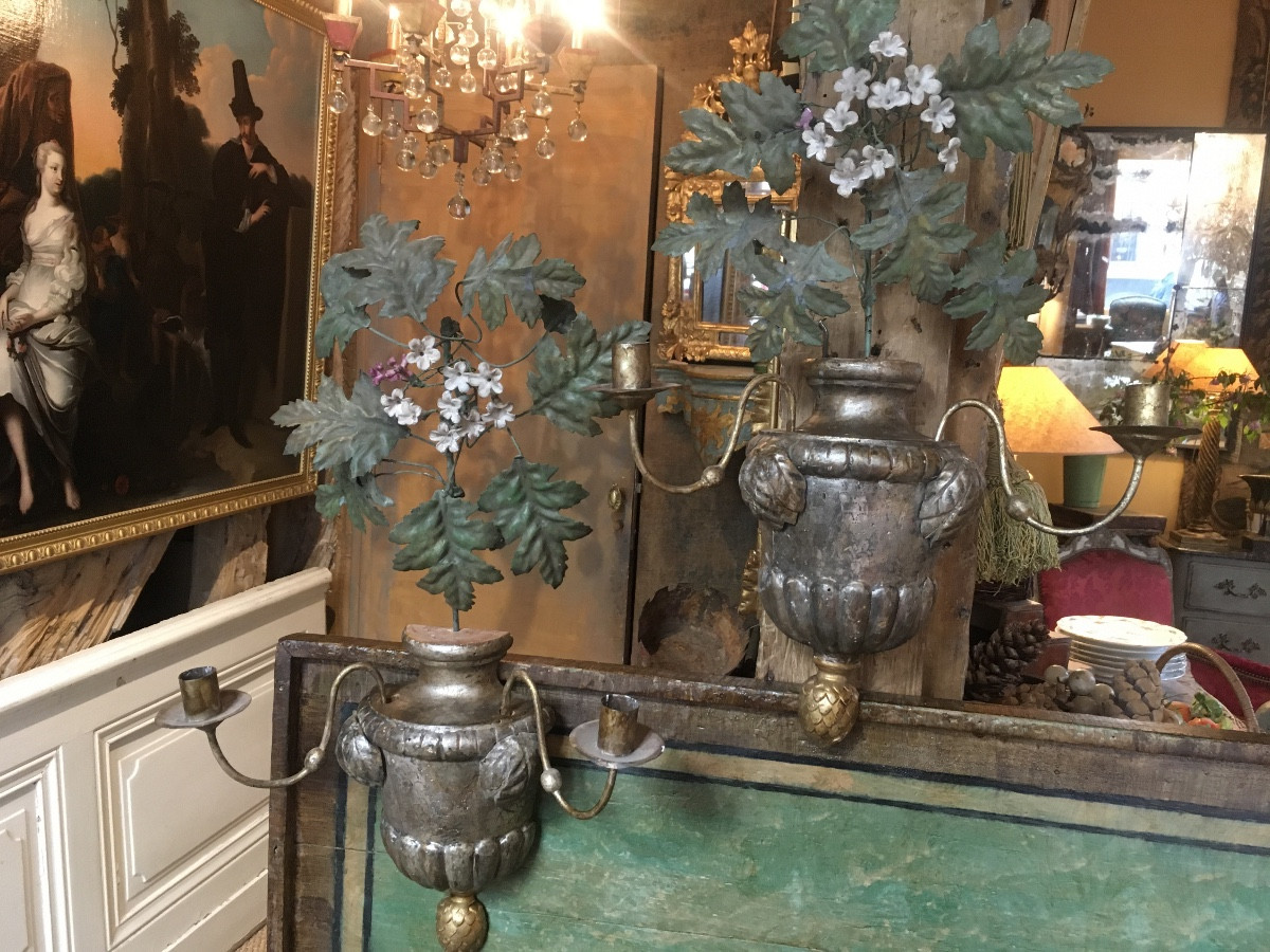 Pair Of 2-branch Wall Lights In Silver-plated Carved Wood Topped With Painted Sheet Metal Foliage