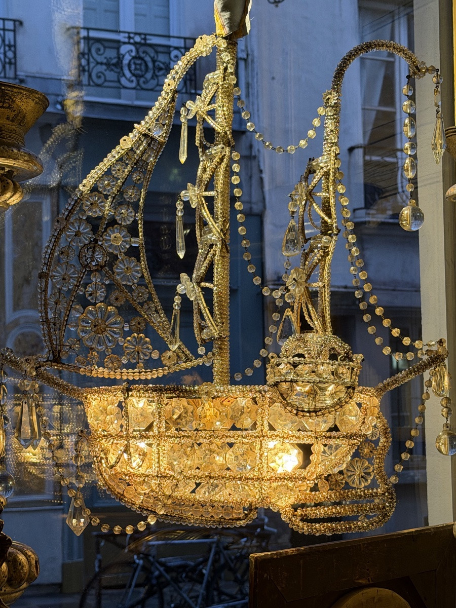 Lustre-galion année 30 ( coque éclairante ) en métal et verre-photo-3