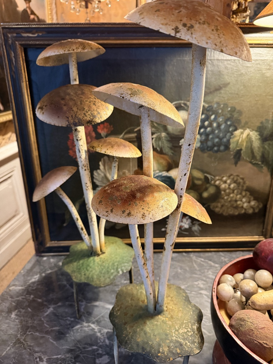 Group Of 4 Metal Mushrooms, 20th Century -photo-2