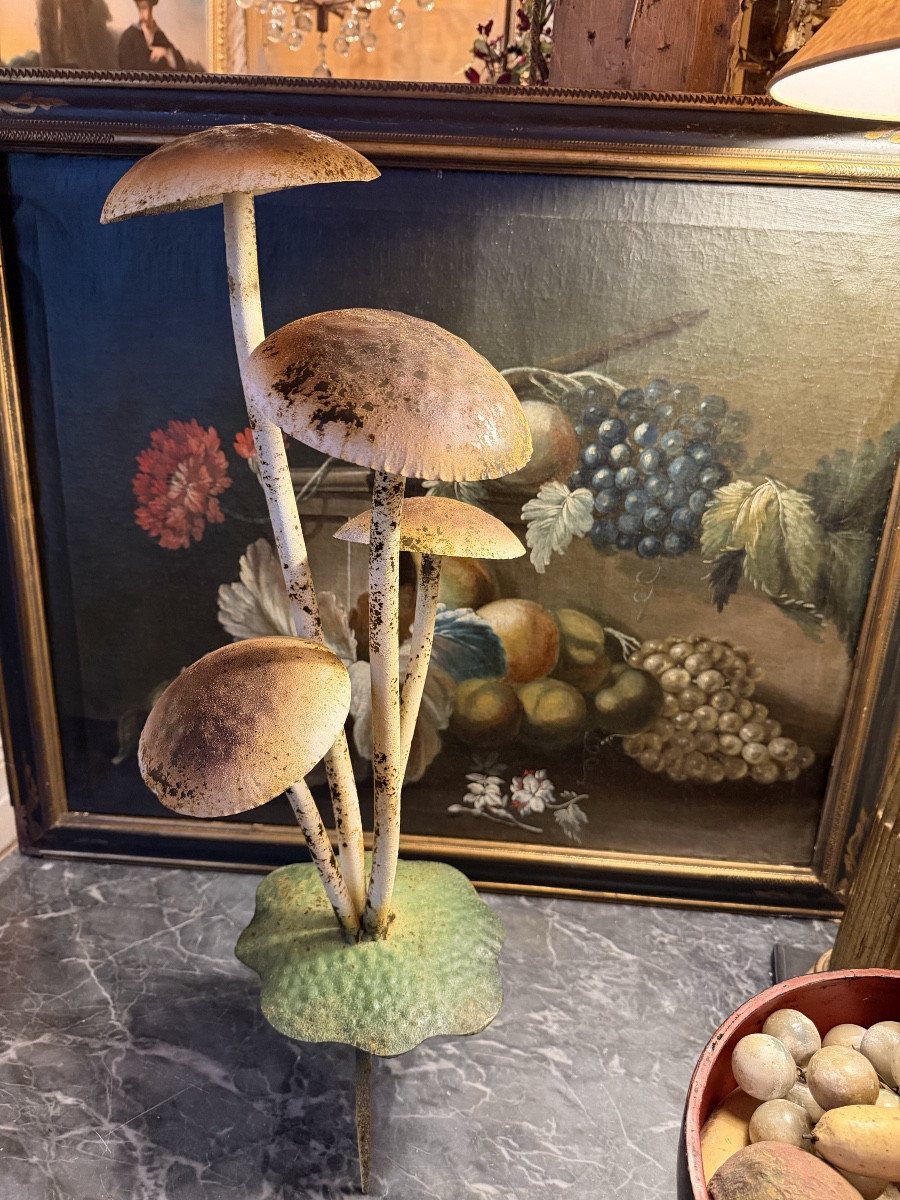 Group Of 4 Metal Mushrooms, 20th Century 