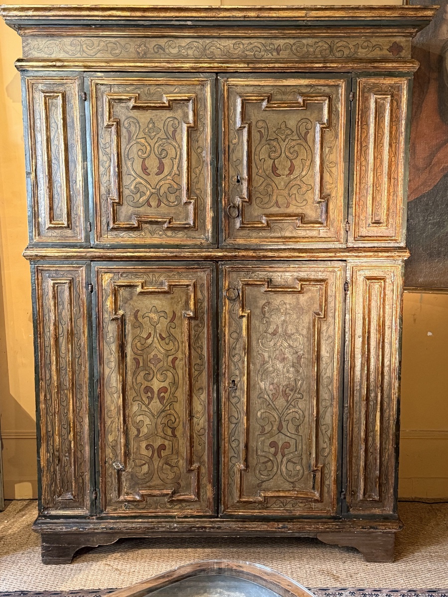 Cabinet italien ( Florence) XVII ème en bois sculpté peint et doré ouvrant sur 4 portes-photo-3