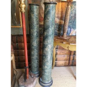 Pair Of Italian Columns In Faux-marble Wood From The 18th Century (parma Region)