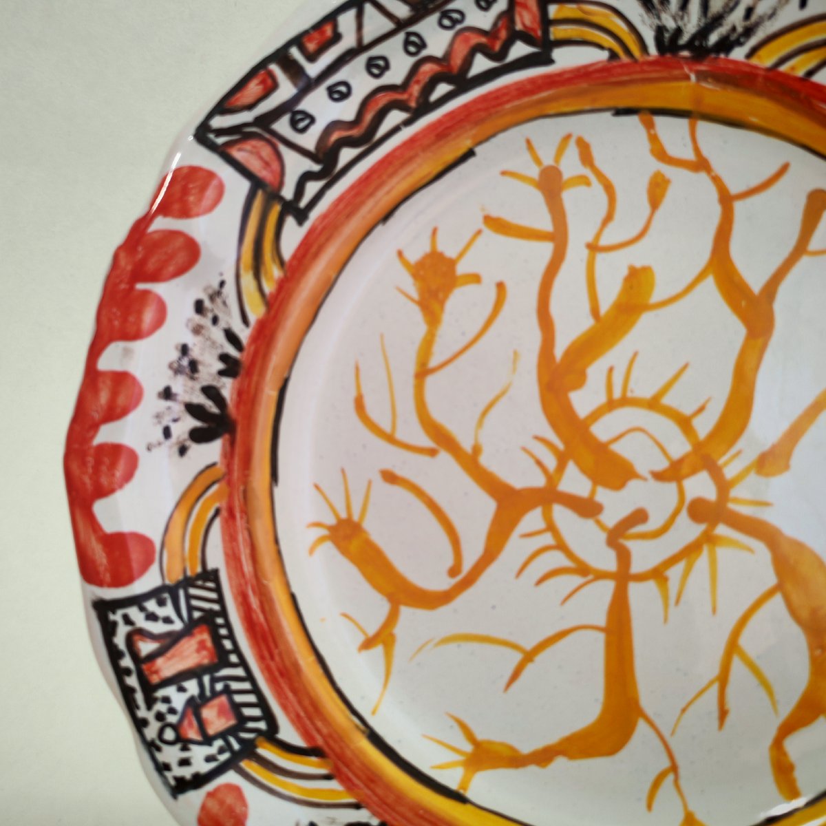 Mario Chichorro (1932-2023) – Assiette originale en faïence peinte – Leclercq & Lardin Roanne-photo-1