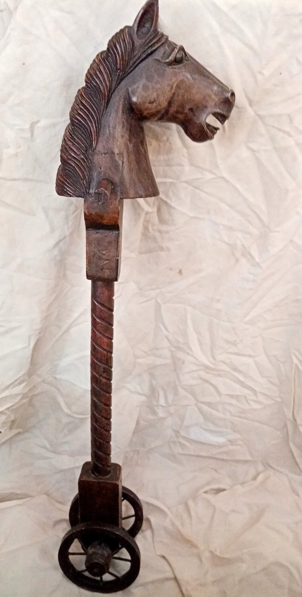 Cheval de bâton en bois cheval de bâton de jouet traditionnel enfants