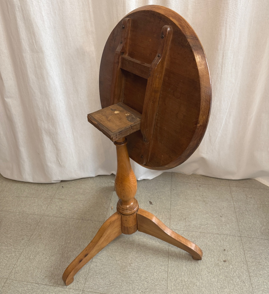 Restoration Period Folding Pedestal Table-photo-3