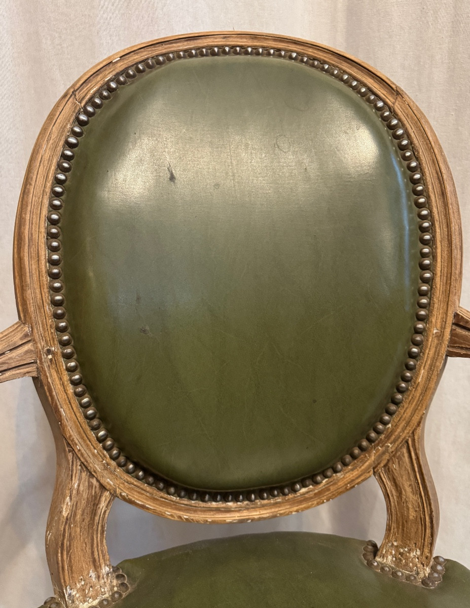 Fauteuil médaillon en cuir-photo-4