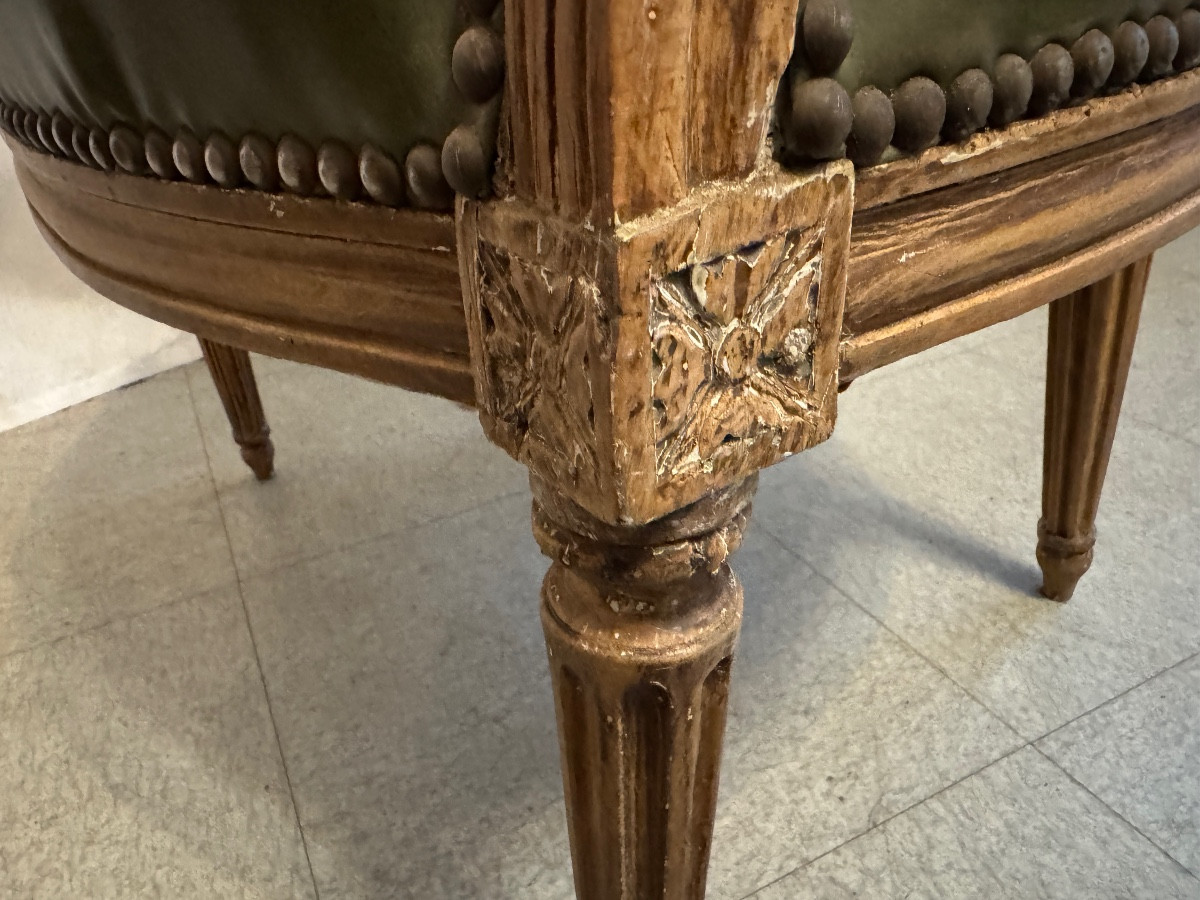 Fauteuil médaillon en cuir-photo-3