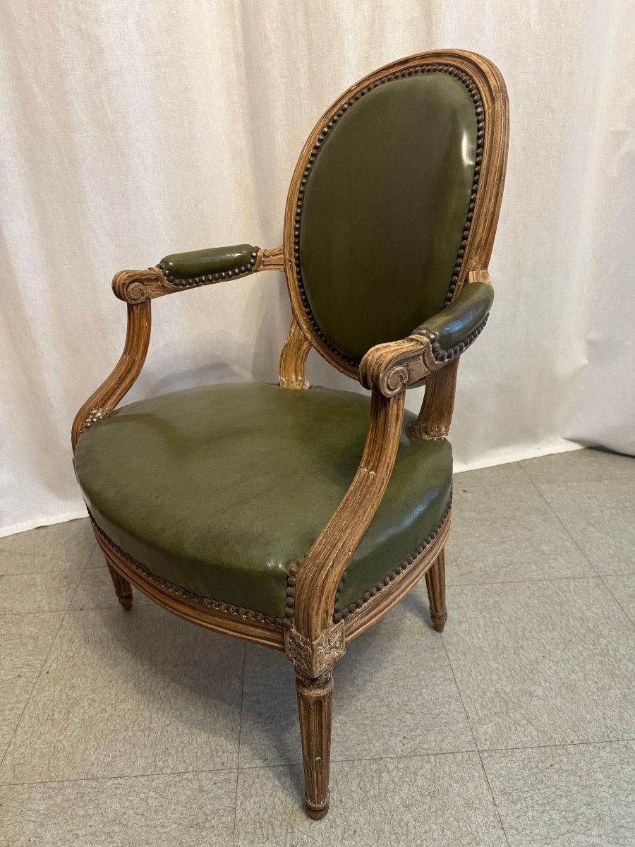 Fauteuil médaillon en cuir-photo-8