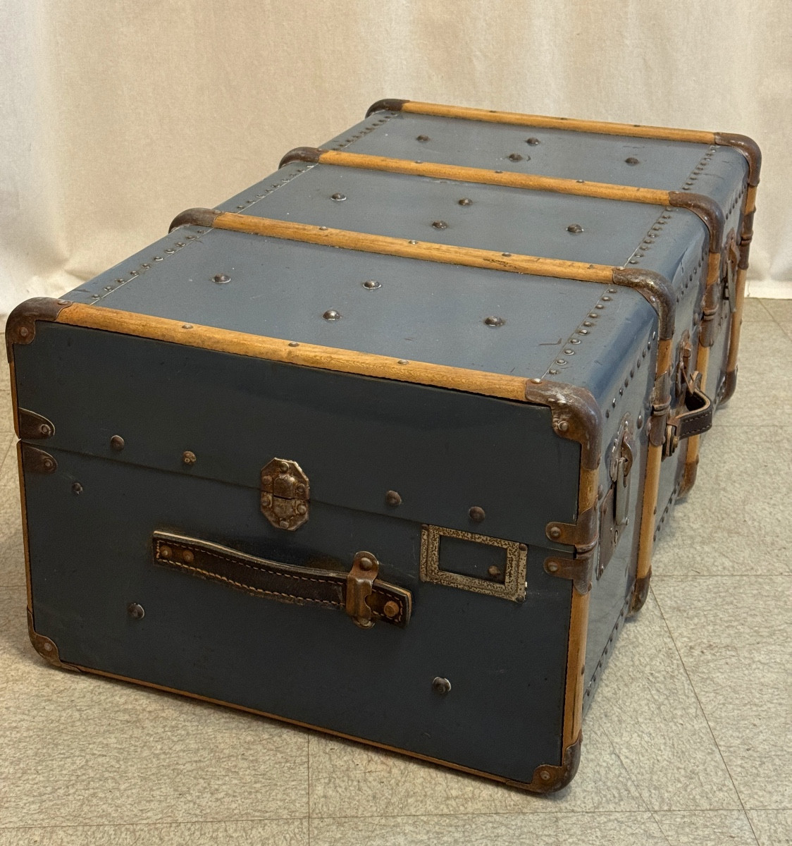 Enamelled Sheet Metal Trunk-photo-5