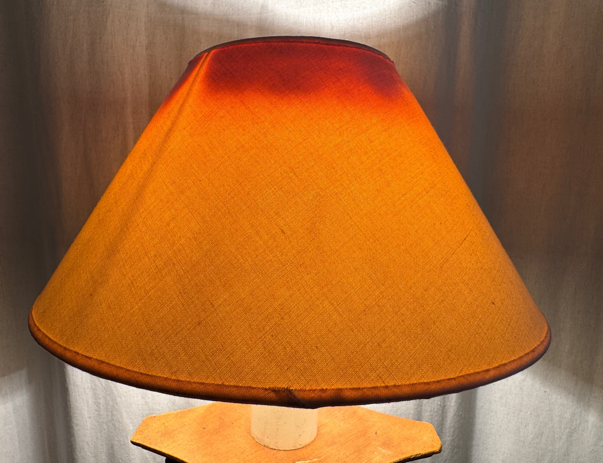 Corinthian Plexiglass Lamp-photo-1
