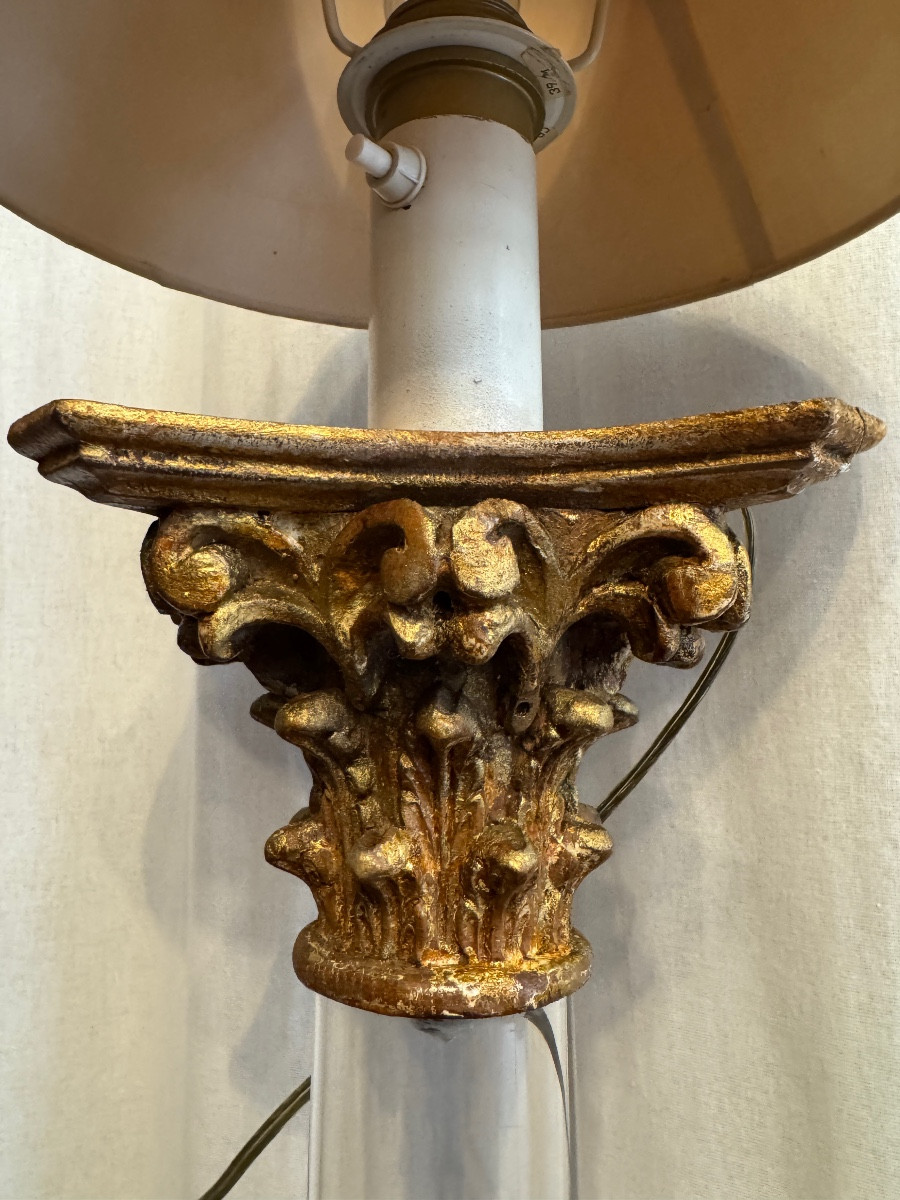 Corinthian Plexiglass Lamp-photo-8