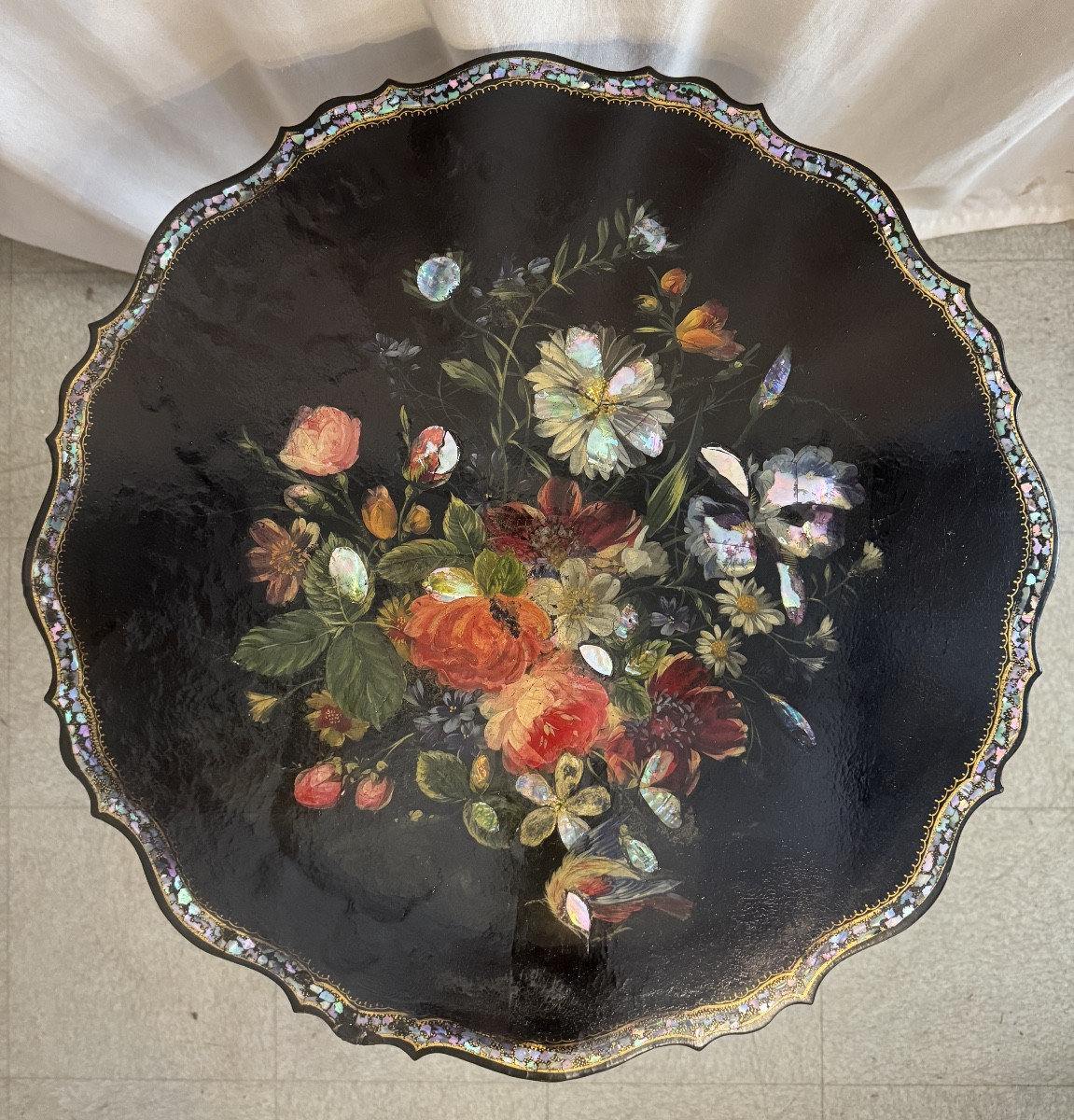 Guéridon chantourné laqué nacré d’époque Napoléon III-photo-3