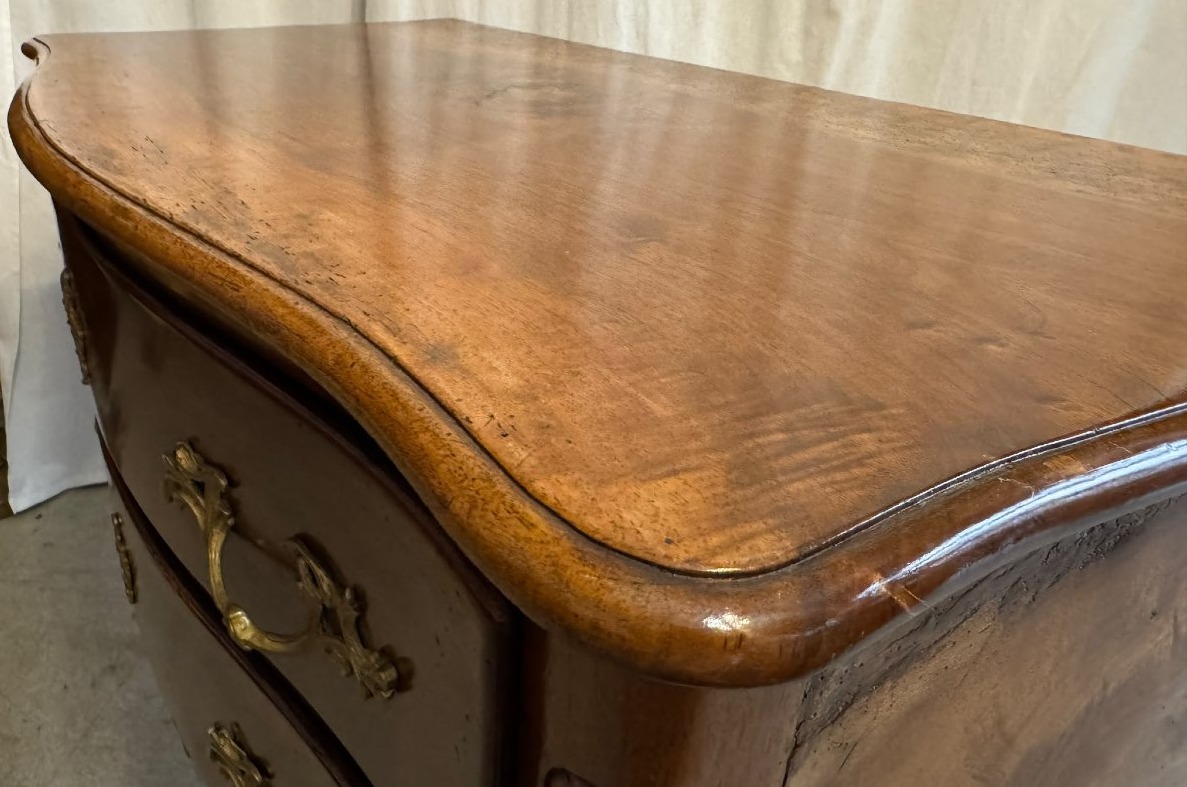 18th-century Dauphiné Chest Of Drawers-photo-2