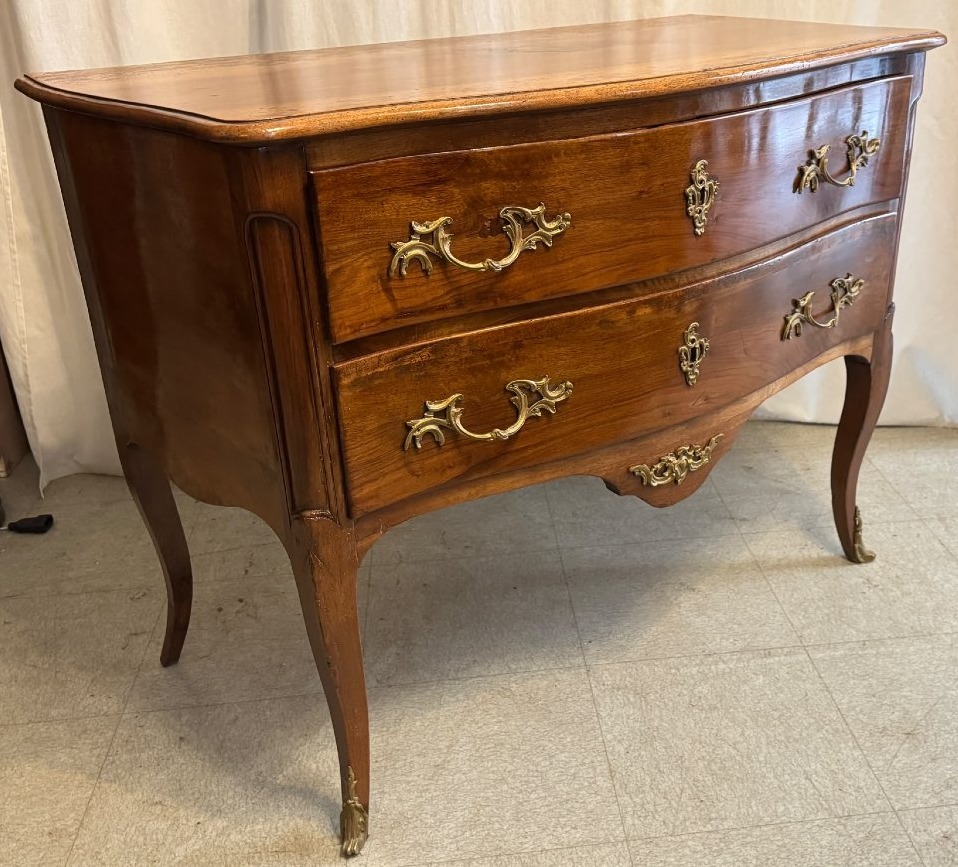 18th-century Dauphiné Chest Of Drawers