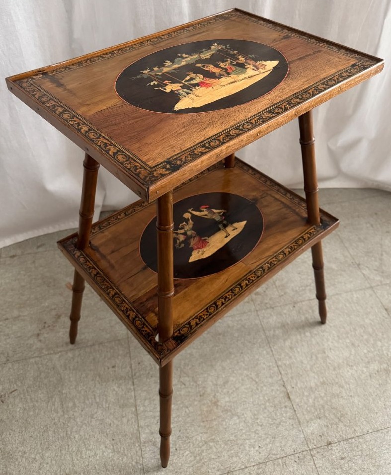 Table d’appoint napolitaine