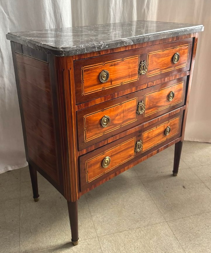 18th-century Half-height Chest Of Drawers
