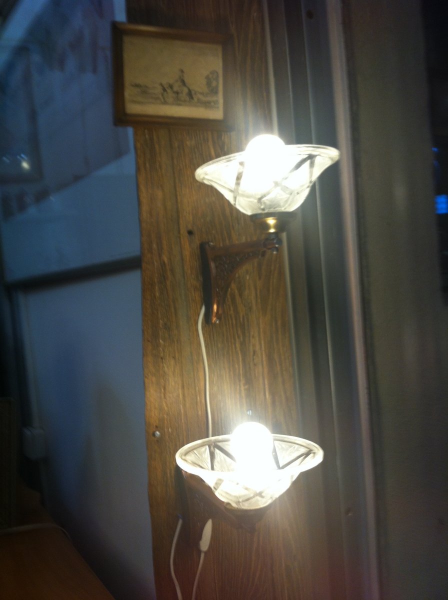 Pair Of Art Deco Period Wall Lights. Sign-photo-8