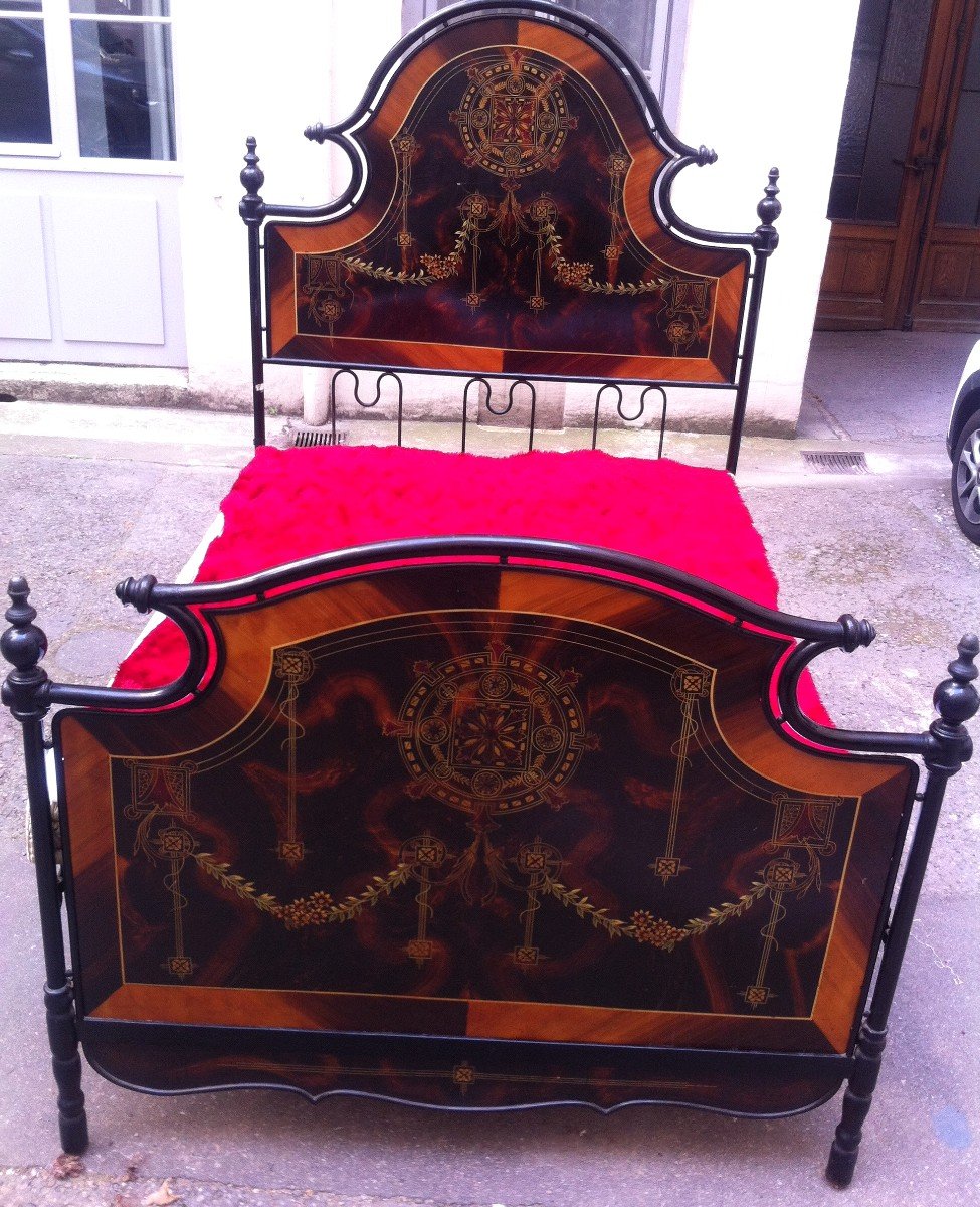 Lacquered 1900 Period Bed