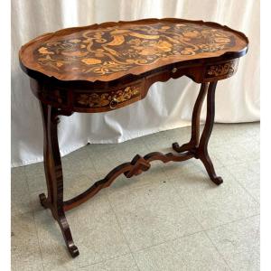 Table de correspondance en marqueterie
