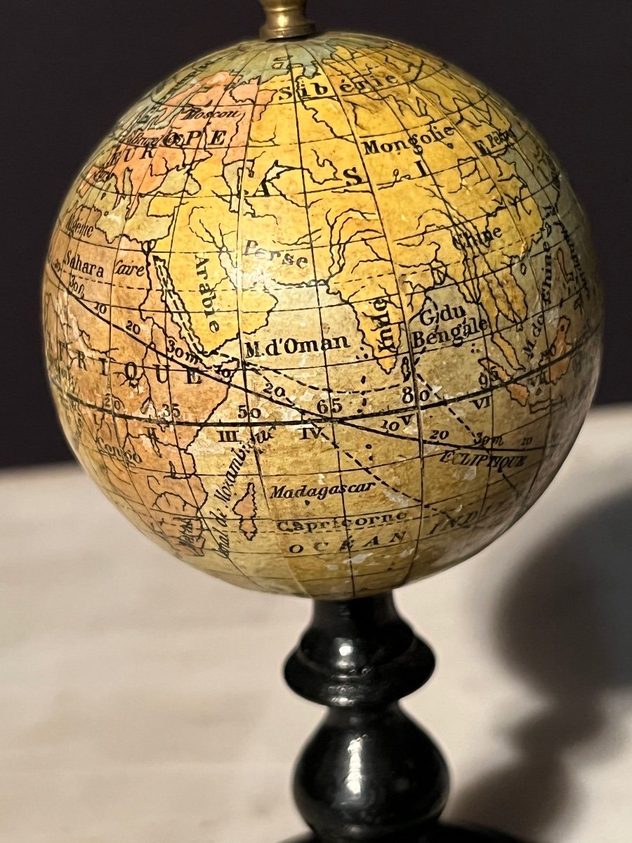 Globe Terrestre Miniature De Jules Lebegue -photo-1