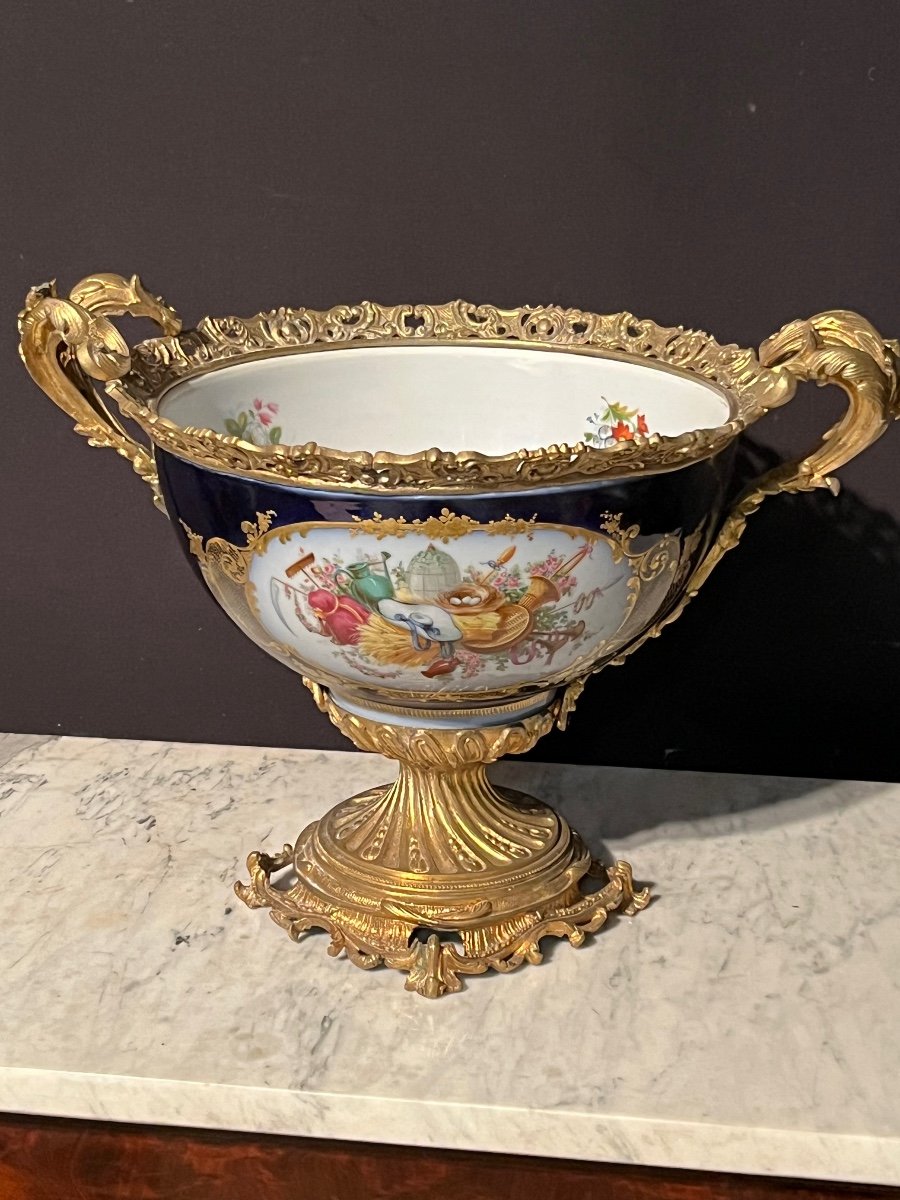 Coupe En Porcelaine De Sevres 