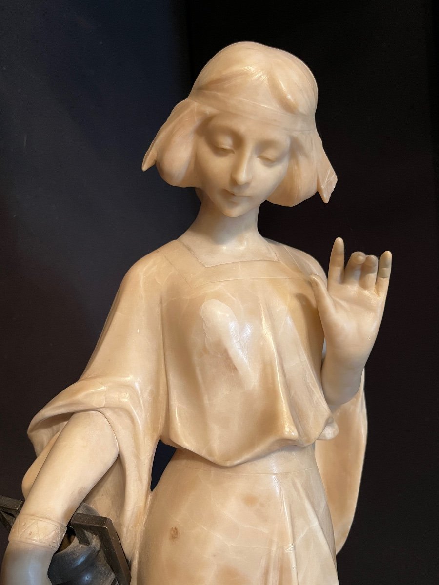 Young Woman With A Jug Sculpture In Alabaster And Bronze-photo-2