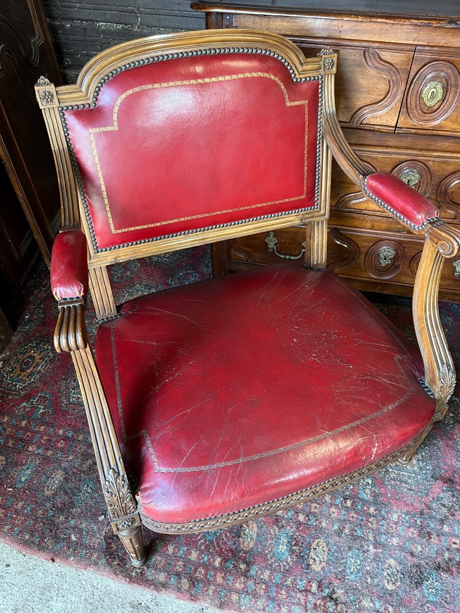 Paire De Larges Fauteuils De Style Louis XVI -photo-3