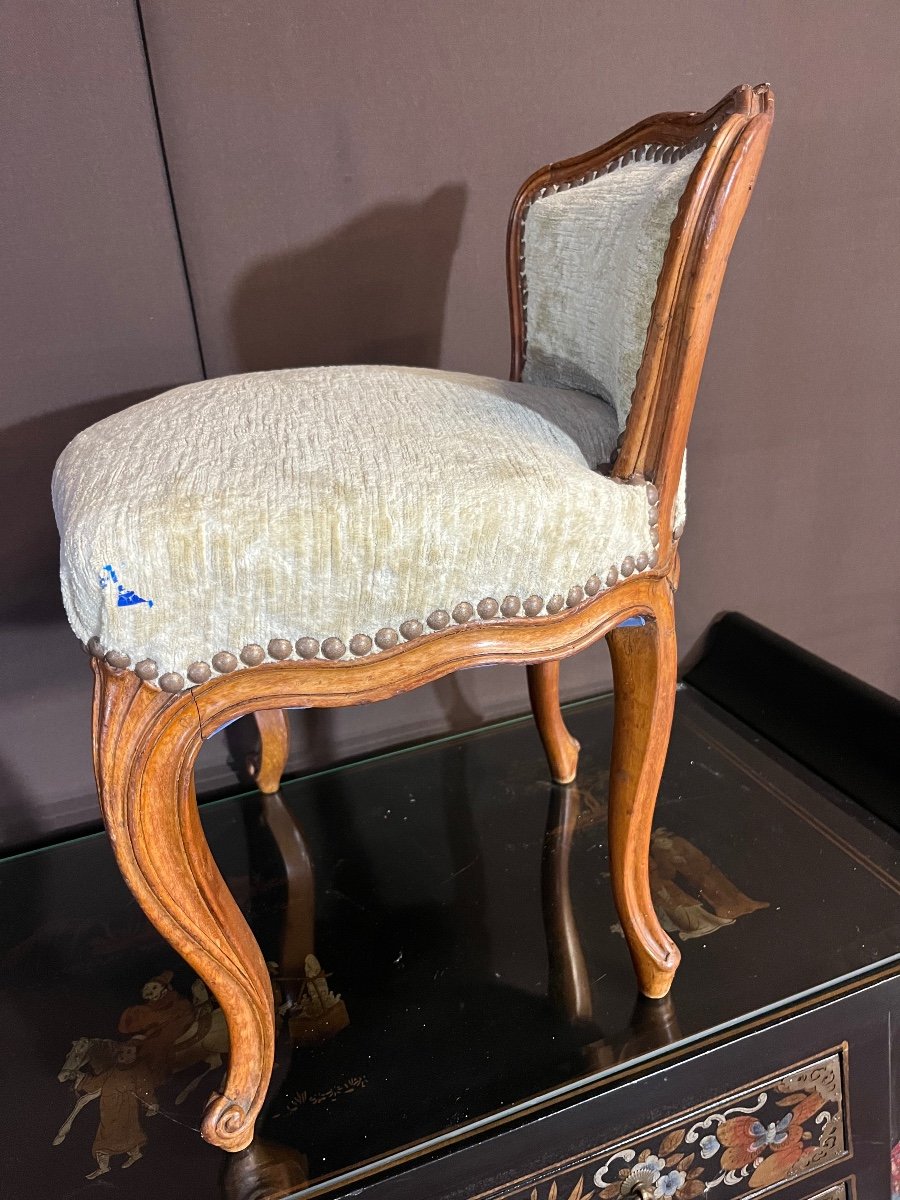 Small 18th Century Walnut Chair -photo-1
