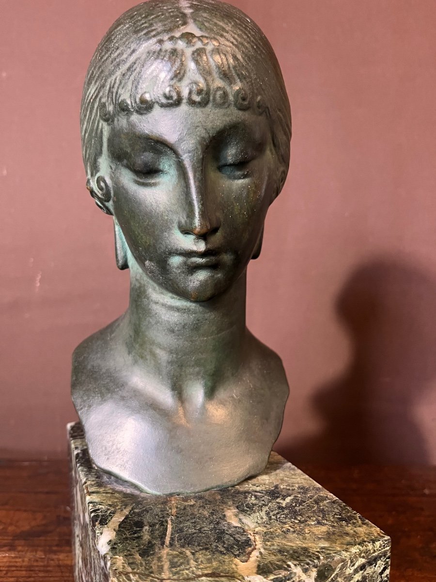 Bronze Bust Of A Young Woman In Antique Style -photo-2