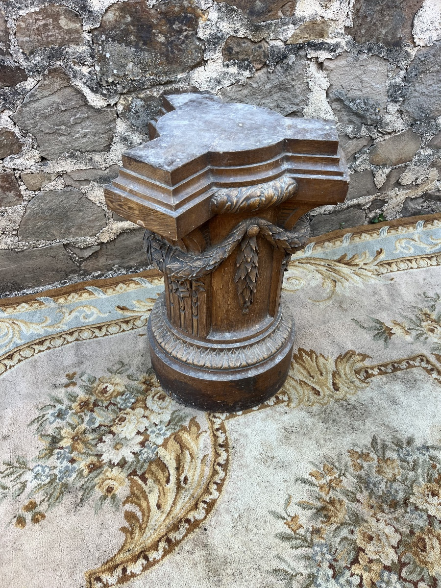 Socle en bois sculpté 