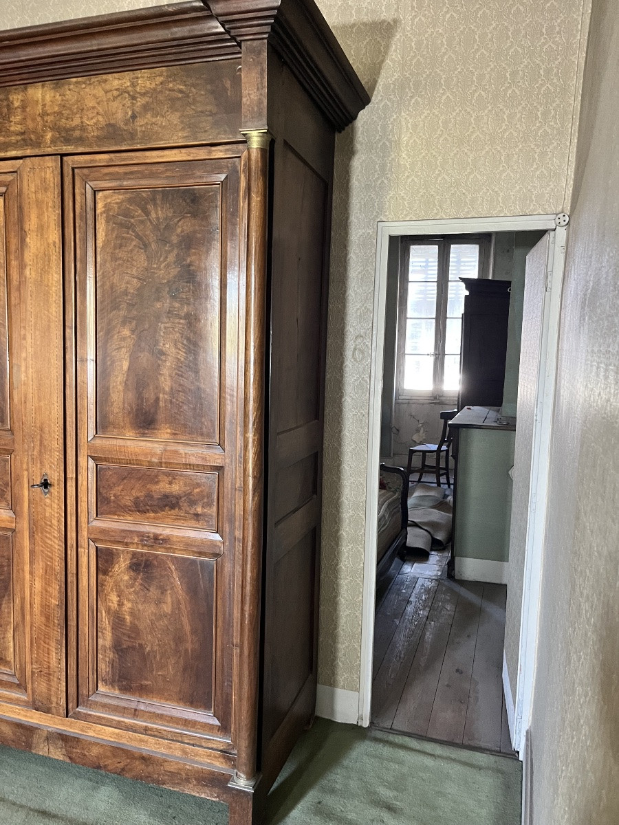 Empire Walnut Wardrobe -photo-2