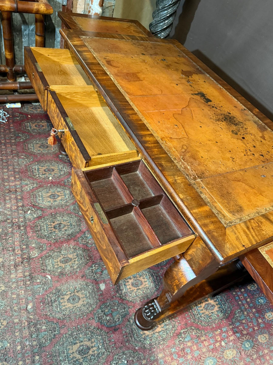 Bureau plat en acajou flammé début XIXe -photo-8