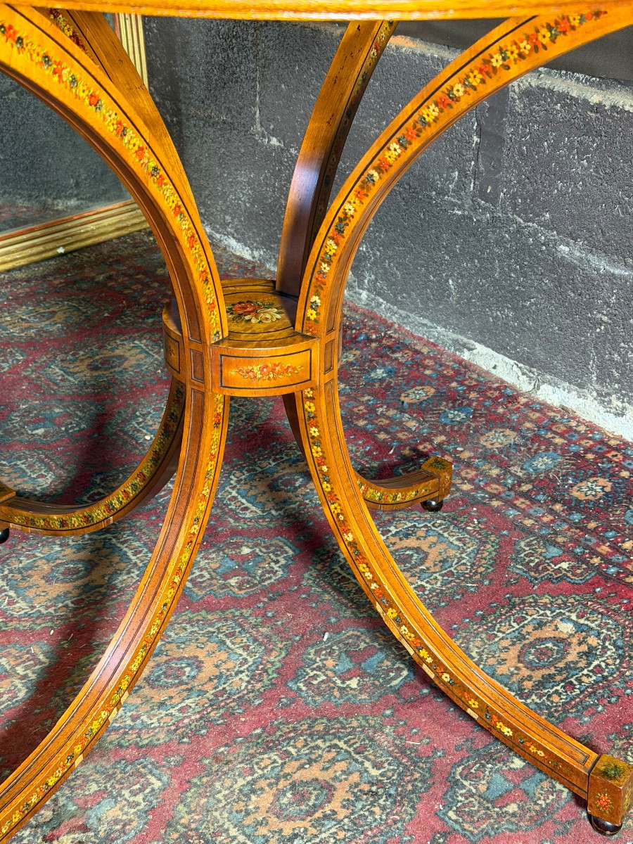 Gueridon Louis XVI anglais à décor de fleurs -photo-5