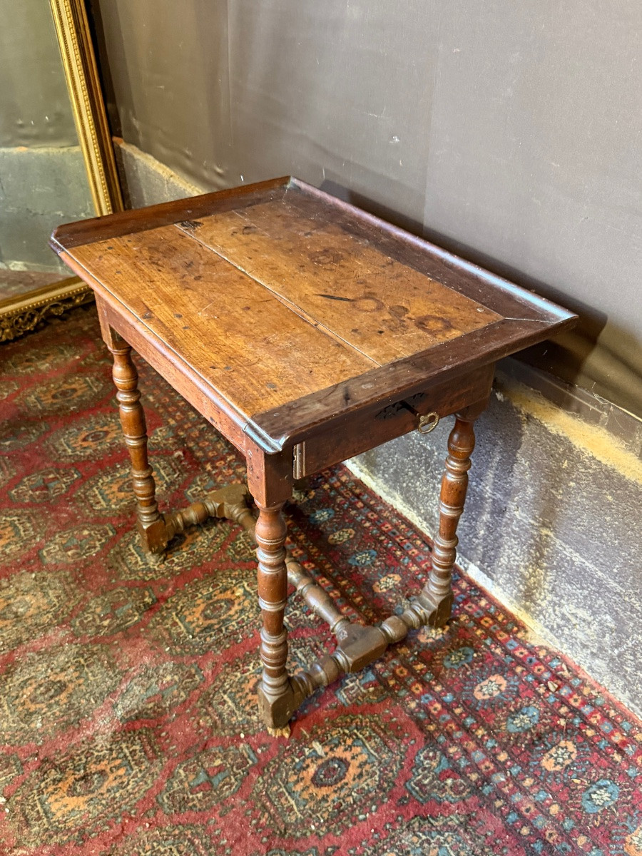 Petite table d’époque Louis XIII à plateau cabaret -photo-2