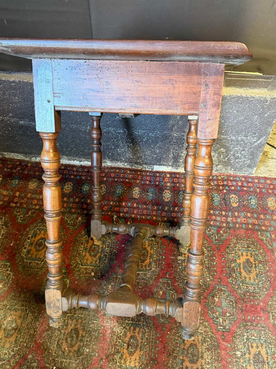 Petite table d’époque Louis XIII à plateau cabaret -photo-2