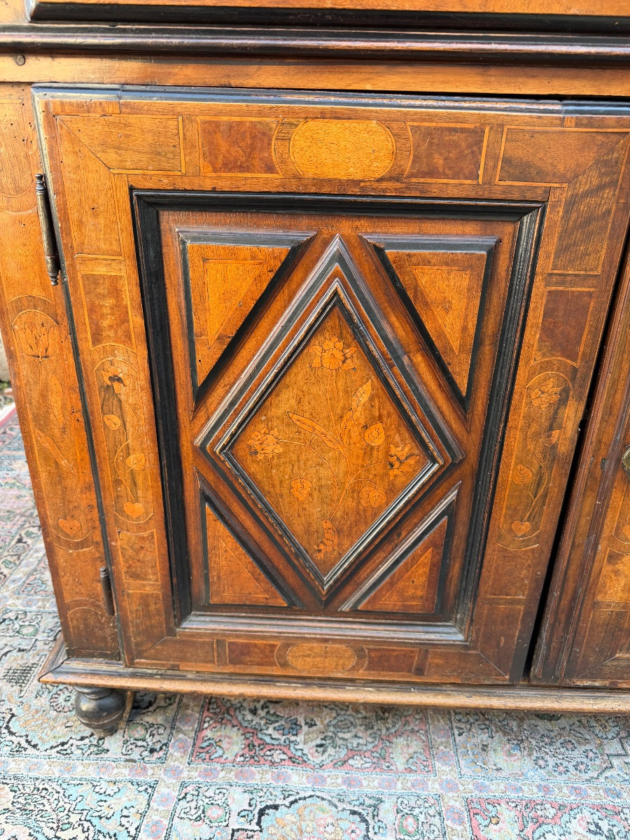 Buffet Louis XIII en marqueterie languedocienne -photo-2