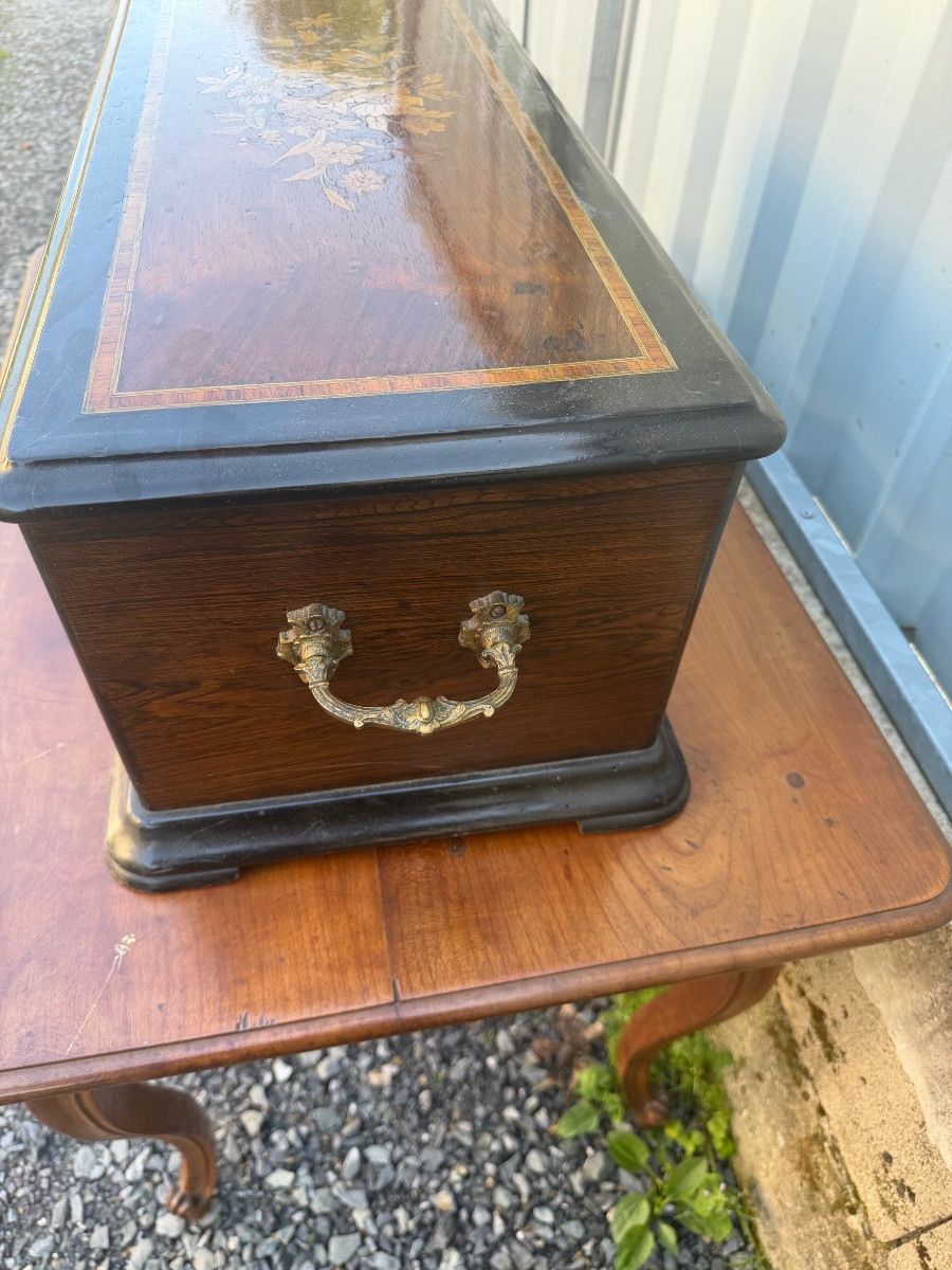 Important Music Box To Be Restored -photo-1