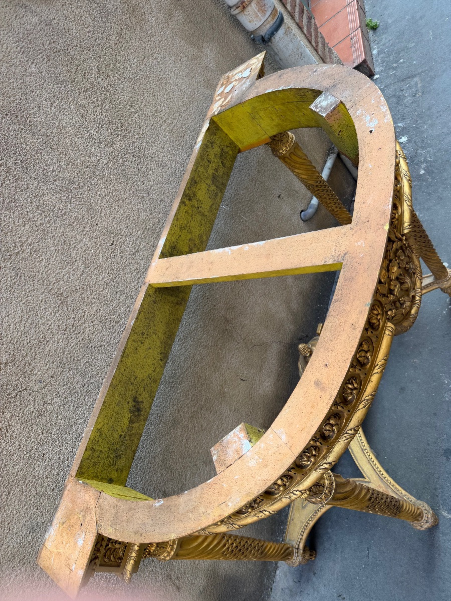 Console demi lune en bois doré de style Louis XVI -photo-6