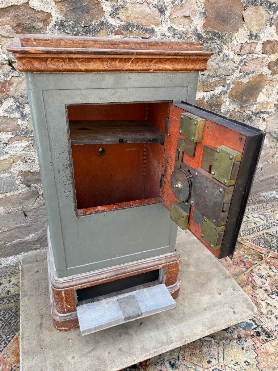 Ancien coffre fort -photo-1