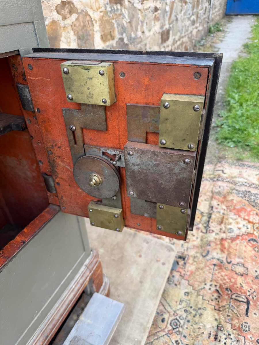 Ancien coffre fort -photo-2