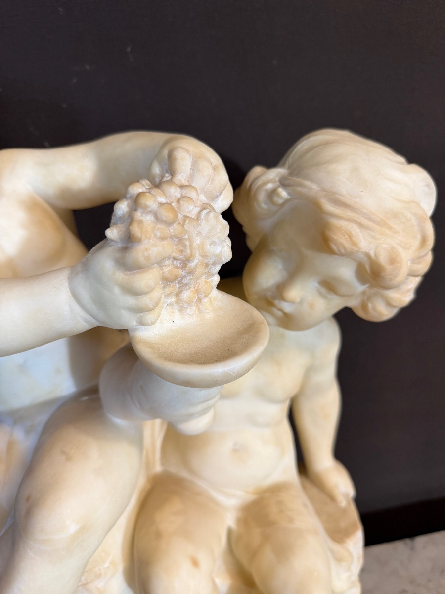 PUGI, GUGLIELMO (1850-1915). "DEUX AMOURS À LA GRAPPE DE RAISINS", SCULPTURE EN ALBÂTRE XIXE -photo-3