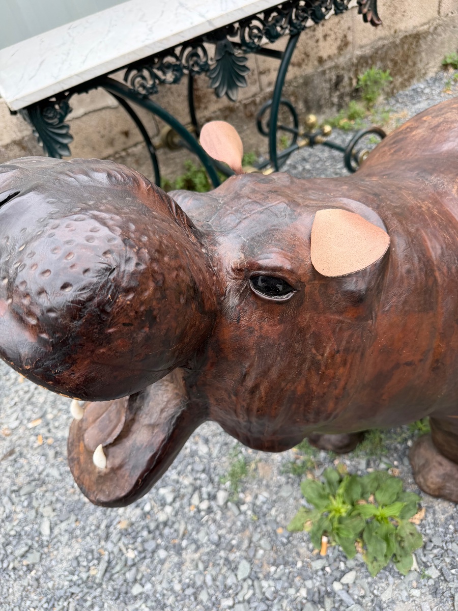Important hippopotame en cuir début XXe -photo-5