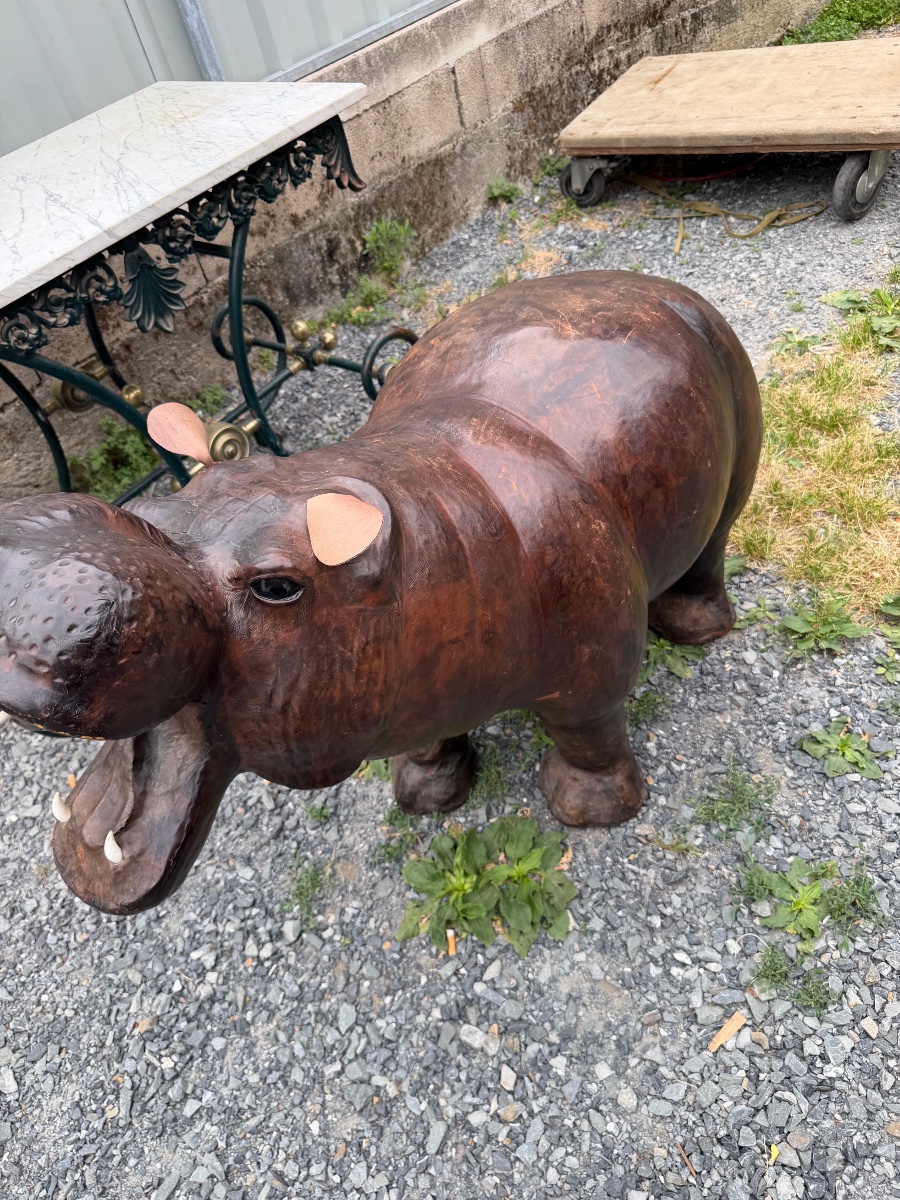 Important hippopotame en cuir début XXe -photo-6