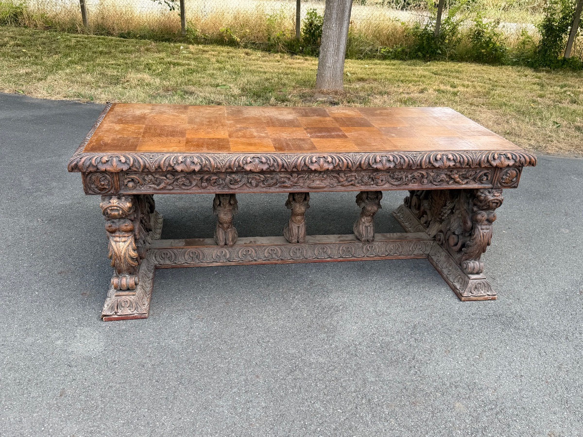 Table de style renaissance 