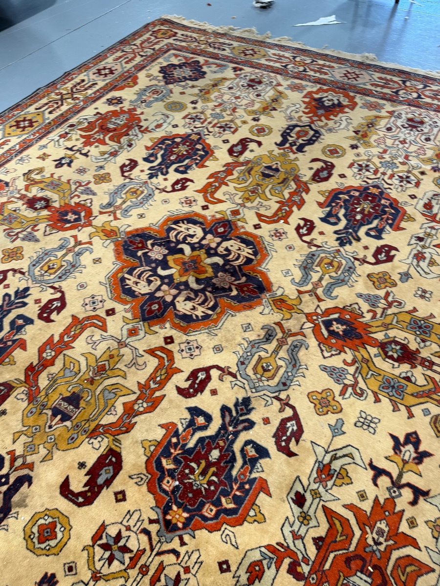 Important Handmade Wool Oriental Rug (400/320)-photo-2