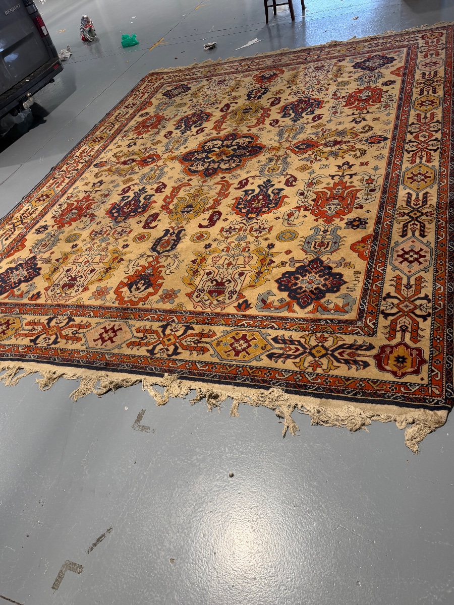 Important Handmade Wool Oriental Rug (400/320)-photo-3
