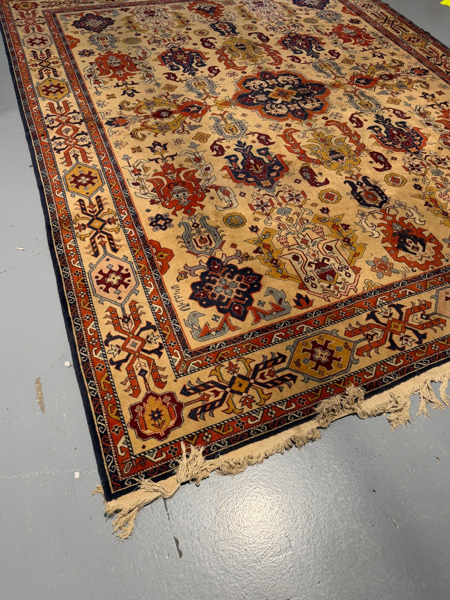 Important Handmade Wool Oriental Rug (400/320)-photo-1