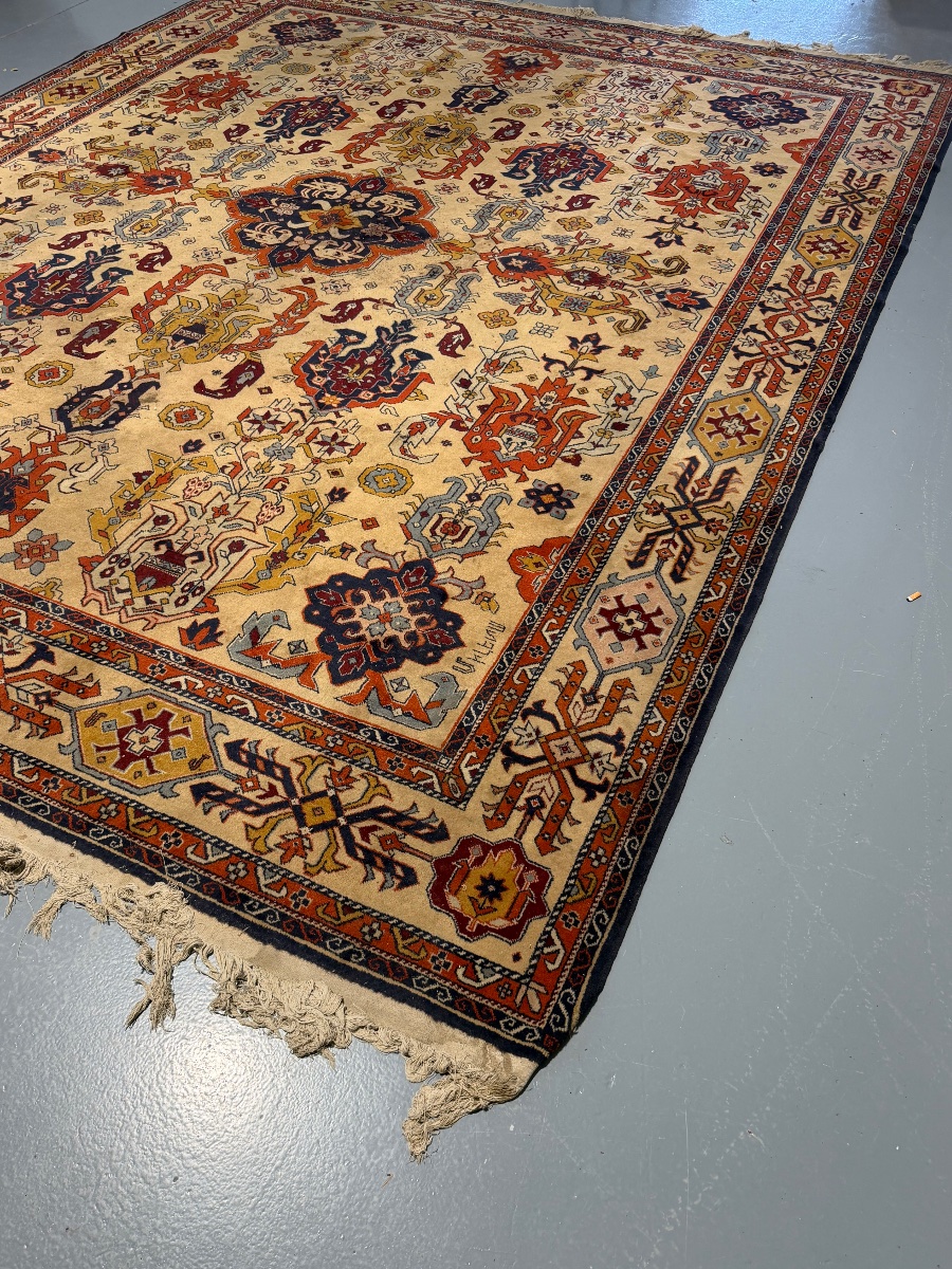 Important Handmade Wool Oriental Rug (400/320)-photo-2